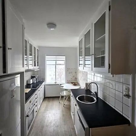 Capacious Downtown Vintage Gem *